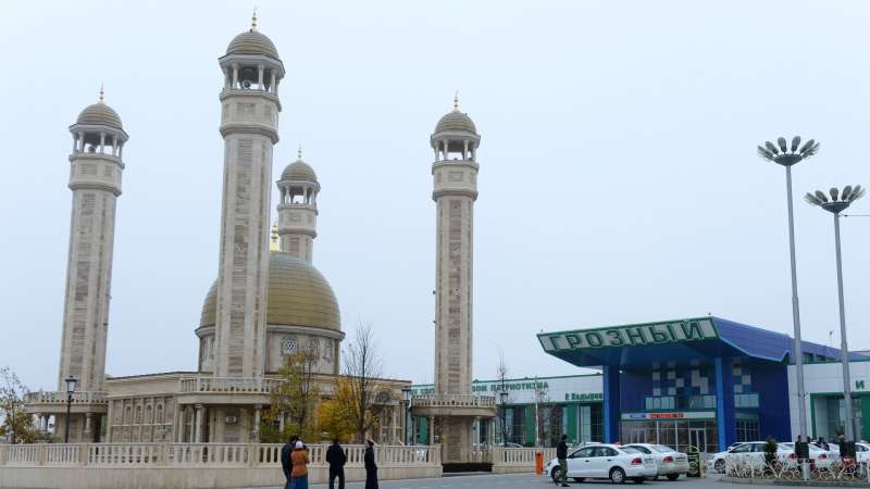 В аэропортах Чебоксар, Грозного, Казани и Владикавказа ввели ограничения