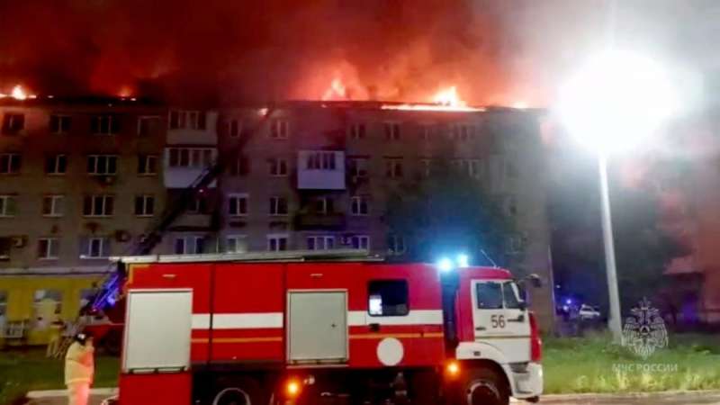 В Самарской области загорелась кровля пятиэтажного жилого дома