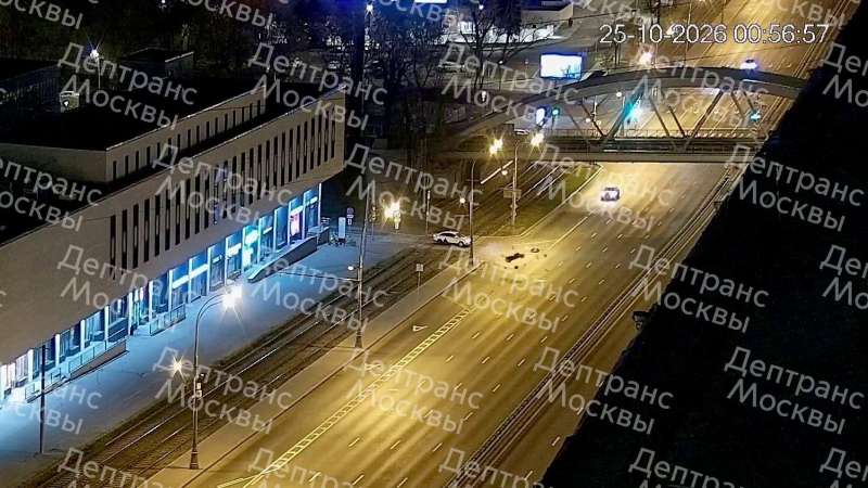 На Варшавском шоссе в Москве мотоциклист сбил пешехода